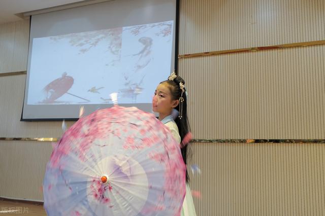 高考古诗鉴赏题型及答题方法(高考古诗词鉴赏真题)